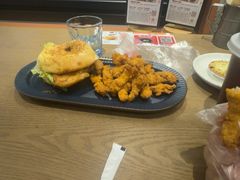 -必胜客(上海华谊新所店)