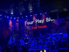 -FOUR PLAY BAR