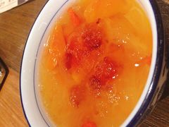 桃胶雪耳炖木瓜-十六蒲(桂林路店)