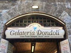 -Gelateria Dondoli