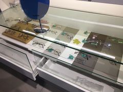-提一眼镜·蔡司·依视路(小寨店)