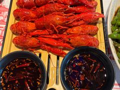 -肥肥虾庄·金牌油焖大虾(汉街SKP店)