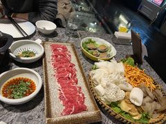 -彩云天云南餐厅