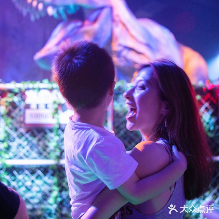 恐龙来啦🦕侏罗纪世界电影特展登陆魔都🦖燃爆了💥