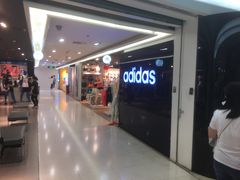 -阿迪达斯(百联徐汇商业广场运动旗舰店)