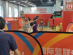 -悦动体能篮球羽毛球网球(三里河店)