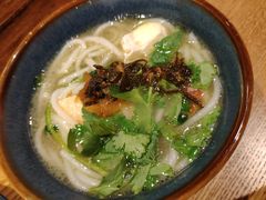 蒙自过桥米线-麦麦山云南菜(复地活力城店)