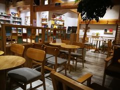 大堂-猫的天空之城概念书店(丽江古城饮玉巷店)