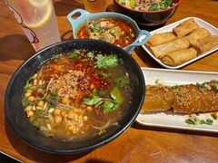 -爆炸头阿姨小四川正宗川味小吃(无任何分店)