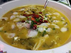 川江老坛酸菜鱼-张氏宽窄巷成都名小吃(茂业百货华强北店)