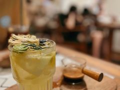 凤梨气泡咖啡-懒鱼时光馆(沙坪坝店)