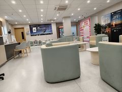 -上海大学附属上海和平眼科医院