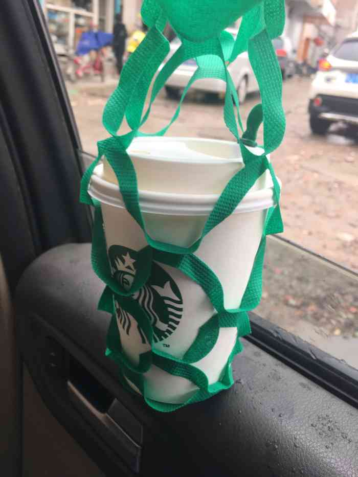 星巴克(台州温岭千禧店)-"新年的缘故,到哪哪都是人,还是安心宅家舒.