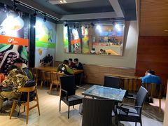 大堂-CoCo都可(曹路宝龙广场店)