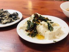 皮蛋豆腐-宝瑞门钉肉饼店