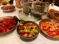 -巴厘龙虾·榜首油焖大虾(音乐学院·沿江酒馆店)