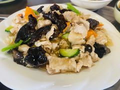 -金卯白肉罩火烧