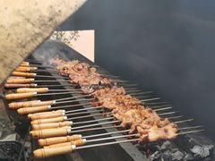 -烤肉小伙烤肉店