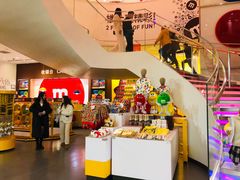 -m豆巧克力世界(上海世茂广场店)