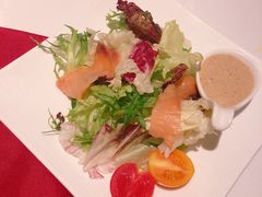三文鱼色拉-斗牛士牛排(南京东路店)