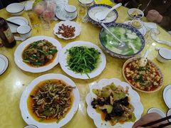 -乡土特色.冷锅鱼.牦牛肉汤锅