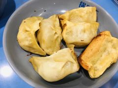 -天天锅贴王(迎凤街店)