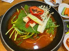 土豆排骨火锅-喇喇排骨火锅·传统韩式脊骨汤(望京西园总店)