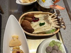 -左庭右院鲜牛肉火锅(龙湖杭州滨江天街店)
