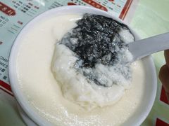 芝麻糊流心燉蛋白-香港華心糖水鋪(南西总店)