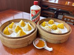 蟹粉鲜肉小笼-寄畅興·百年蟹黄面·万国建筑群(外滩27号店)