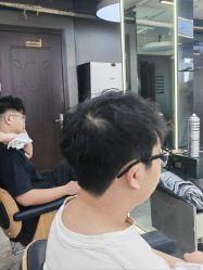 -藤野造型烫发染发