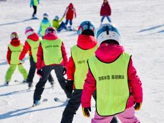 -石京龙滑雪场-停车场