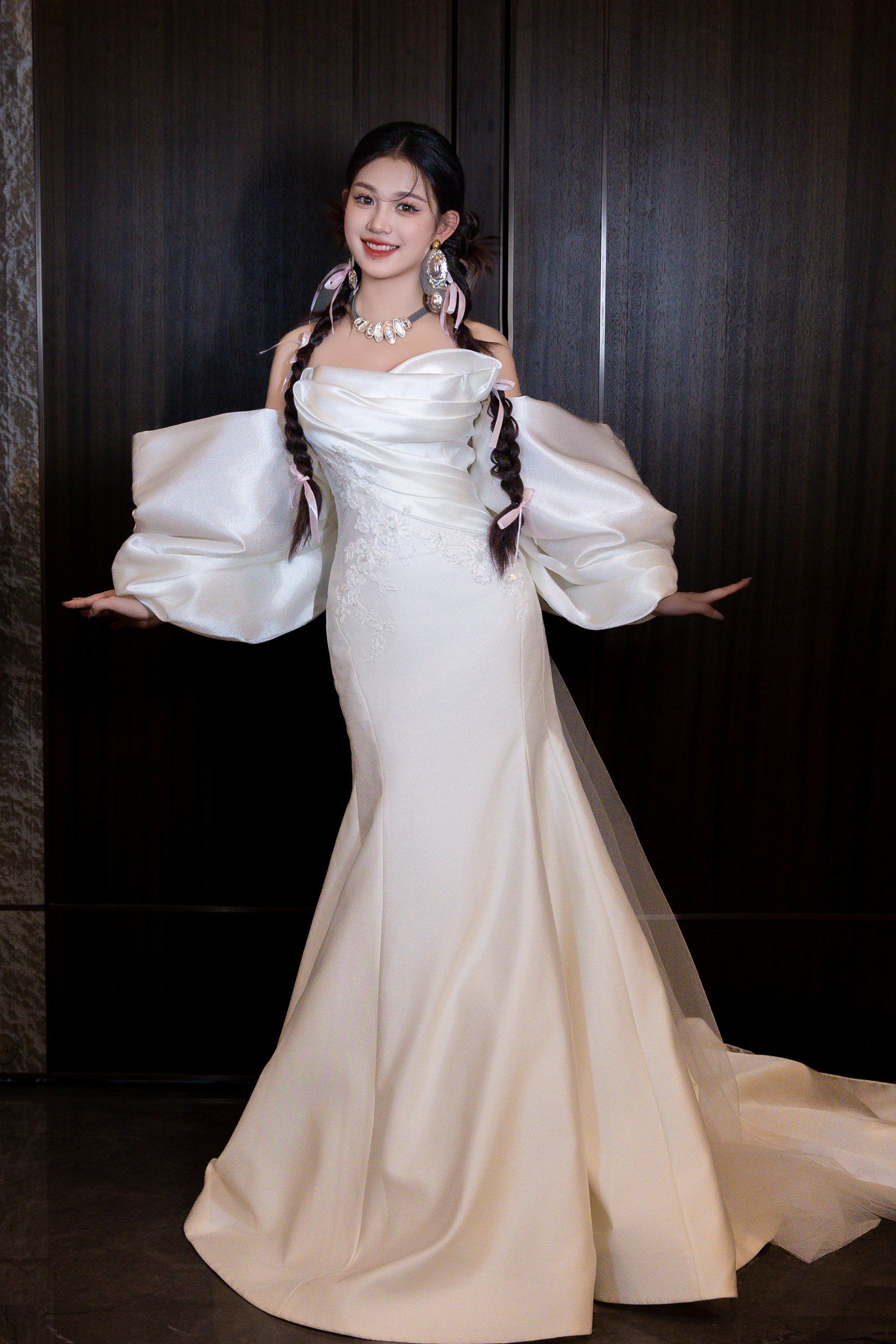 简单高级的鱼尾缎面婚纱👰可爱大气又优雅