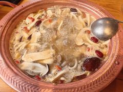 野生菌腊排骨锅-民食香·腊排骨野生菌美食(木府店)