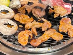 -围炉肉舍•炭烤活鳗•丹东海鲜烤肉(步行街店)