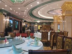 -王朝大酒店徐汇店-地面停车场