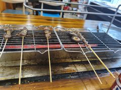 -哈尔滨小酒馆·鲜肉现穿自助烧烤(康新花园店)