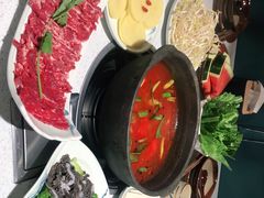 -贵府酸汤牛肉火锅·贵州老字号(飞山街店)