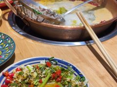 -洱火云南酸菜牛肉火锅(石景山当代商城店)