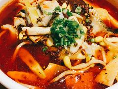 -渝是乎川渝小炒(新世界百货望京店)