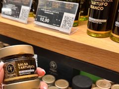 -文艺复兴百货(米兰大教堂广场店)