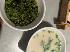 -尚尚仙·酸汤猪手·猪肚鸡火锅(华联万柳购物中心店)