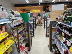零售区-全家便利店(杭州龙翔桥地铁站店)