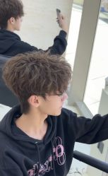 -镁连社·美联社