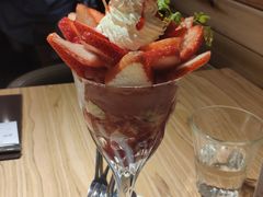 甜王士多卑利芭菲-Ufufu cafe(天神巷店)