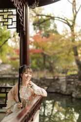 -一揽芳华汉服旗袍体验馆(拙政园店)