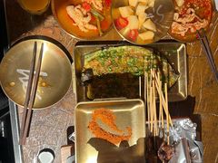 -何师烧烤·小龙虾·江湖川菜·精酿啤酒(成温店)