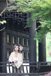 -烟雨江南汉服体验馆