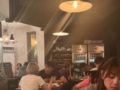 等位区-羽深肉铺 Steak & Wine