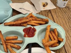 -汽车博物馆主题餐厅